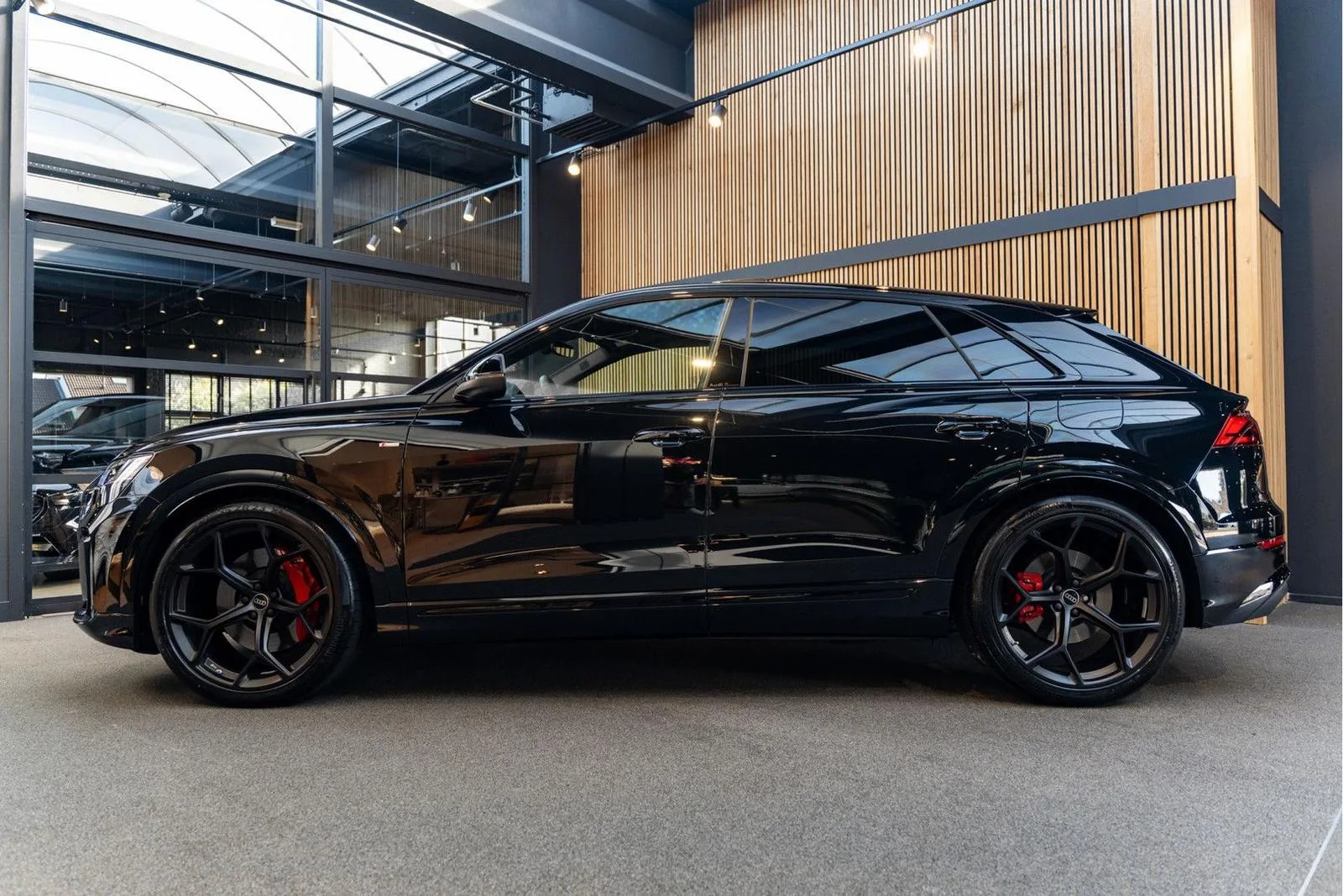 2026 Audi Q8 60 TFSI e quattro Competition, 6/30