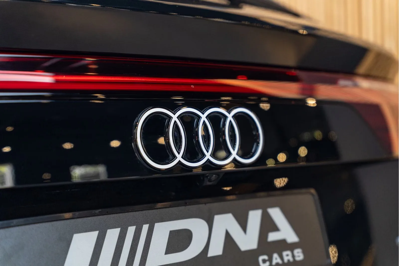 2026 Audi Q8 60 TFSI e quattro Competition, 18/30