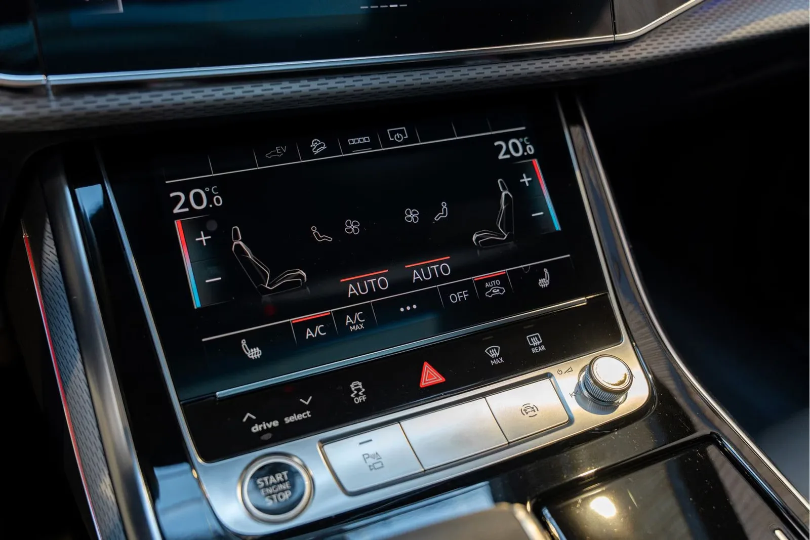 2026 Audi Q8 60 TFSI e quattro Competition, 22/30