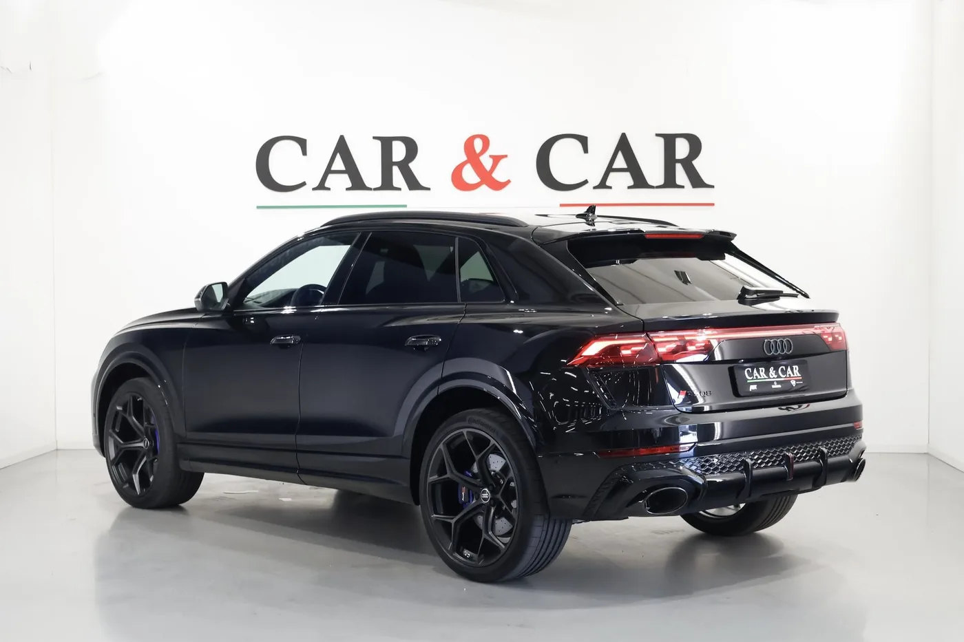 2026 Audi RS Q8 performance angeboten von einem Supersportwagenhändler in Zibido San Giacomo, Italien, Foto 2 von 25