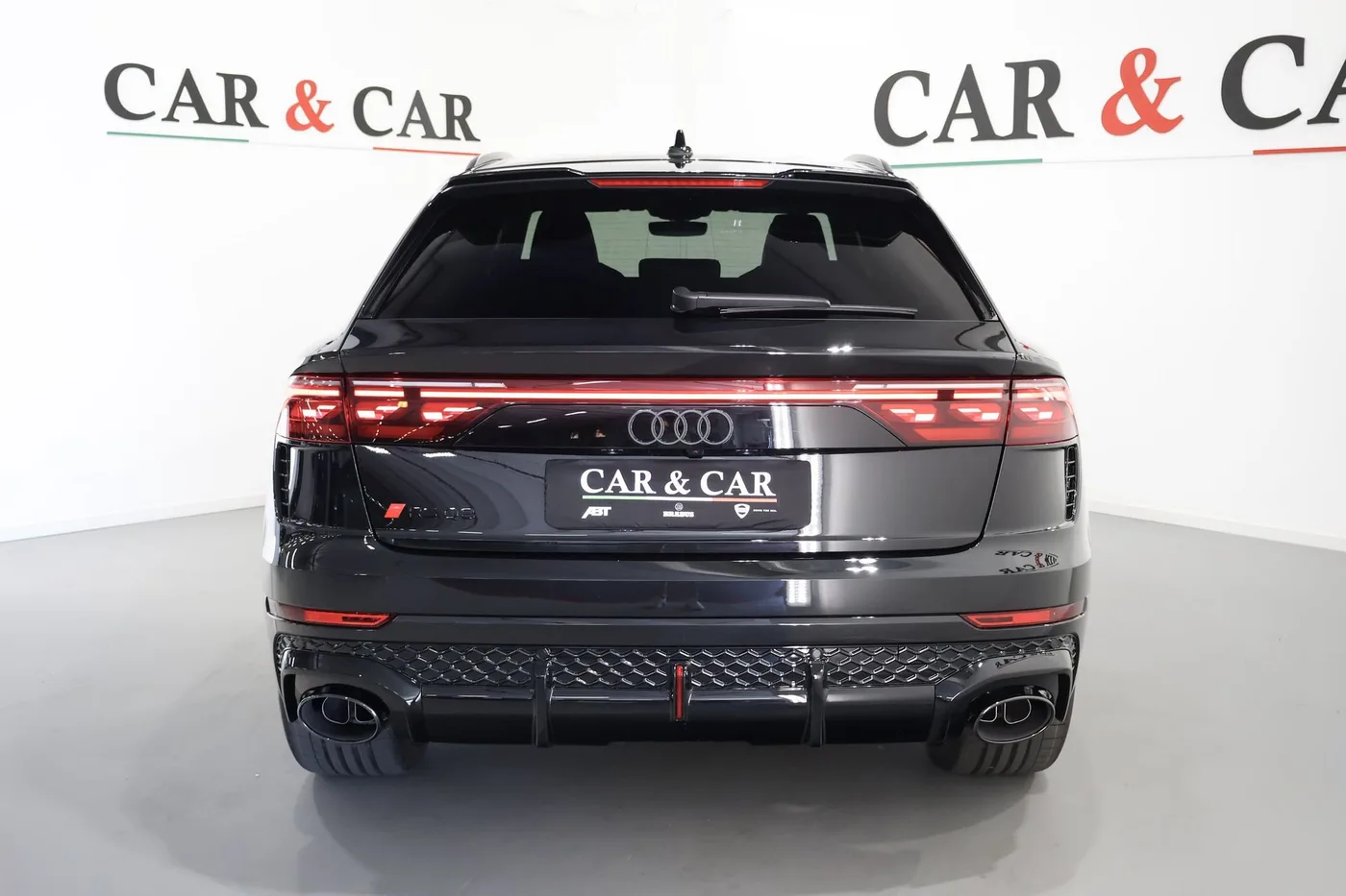 2026 Audi RS Q8 performance angeboten von einem Supersportwagenhändler in Zibido San Giacomo, Italien, Foto 4 von 25