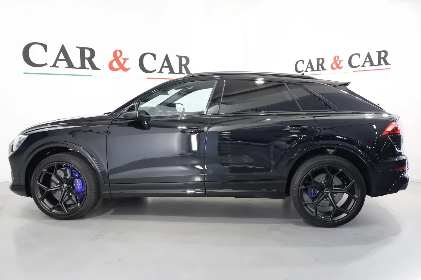 2026 Audi RS Q8 performance angeboten von einem Supersportwagenhändler in Zibido San Giacomo, Italien, Foto 6 von 25