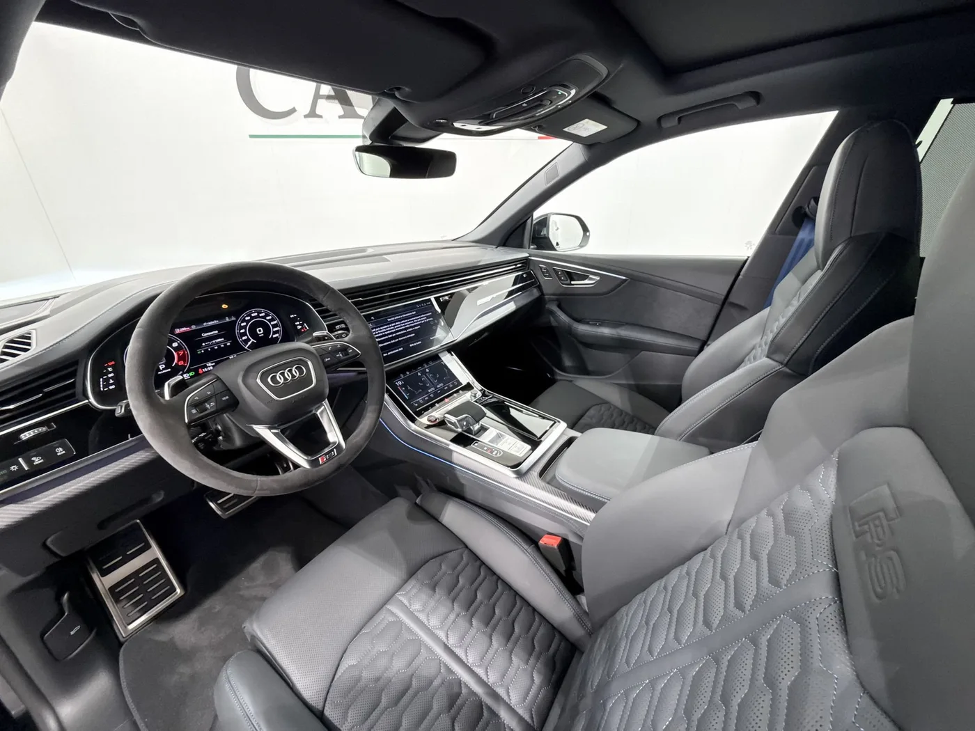 2026 Audi RS Q8 performance angeboten von einem Supersportwagenhändler in Zibido San Giacomo, Italien, Foto 21 von 25