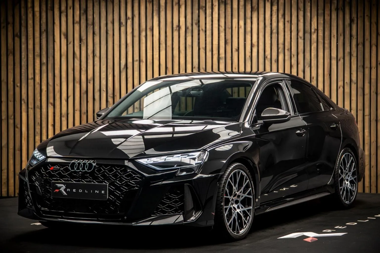 2026 Audi RS3 Sedan Carbon Vorsprung angeboten von einem Fachhändler in Knaresborough, Vereinigtes Königreich, Hauptfoto
