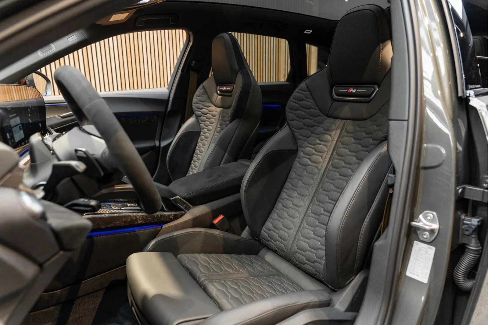2026 Audi RS5 Avant B10 PHEV, 9/30
