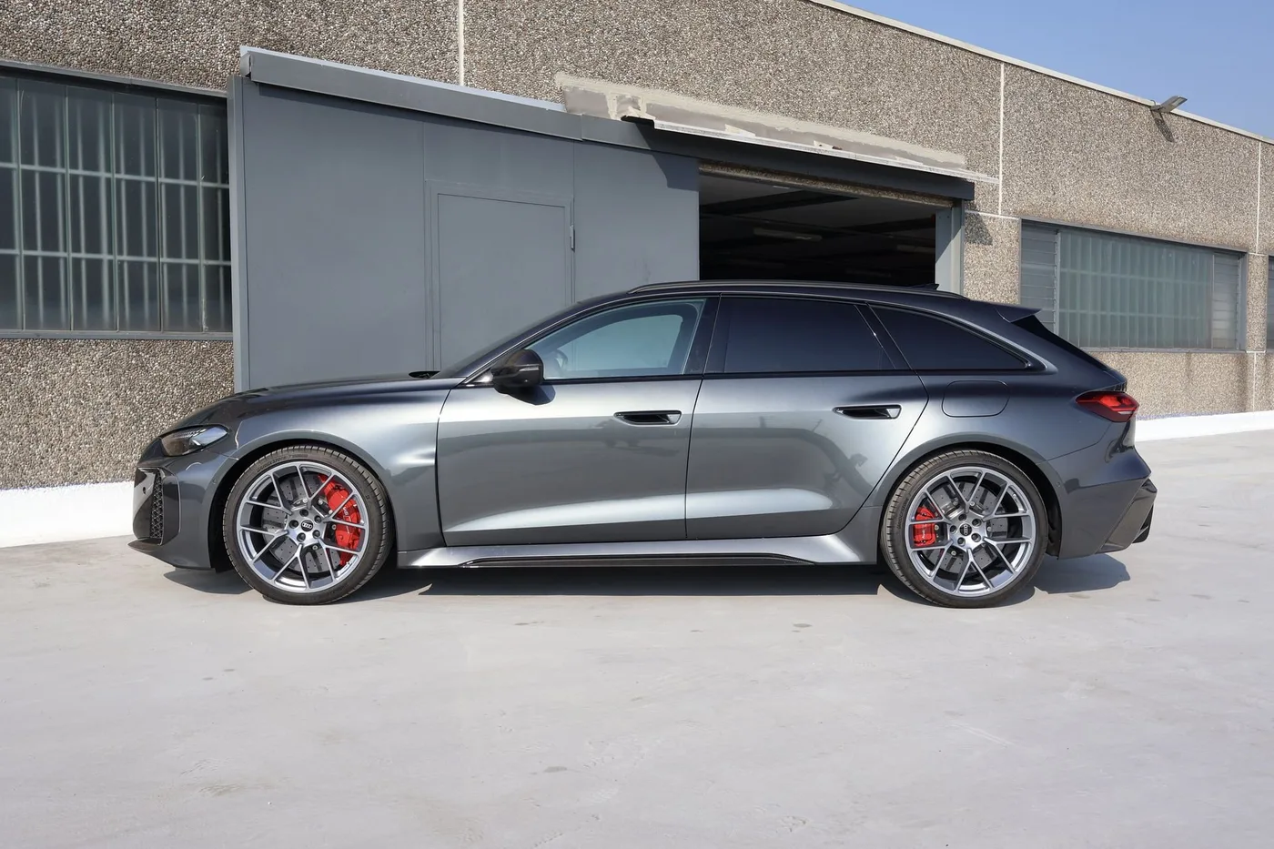 2026 Audi RS5 Avant e-hybrid, quattro offered by a supercar dealer in Zibido San Giacomo, Italy, photo 6 of 23