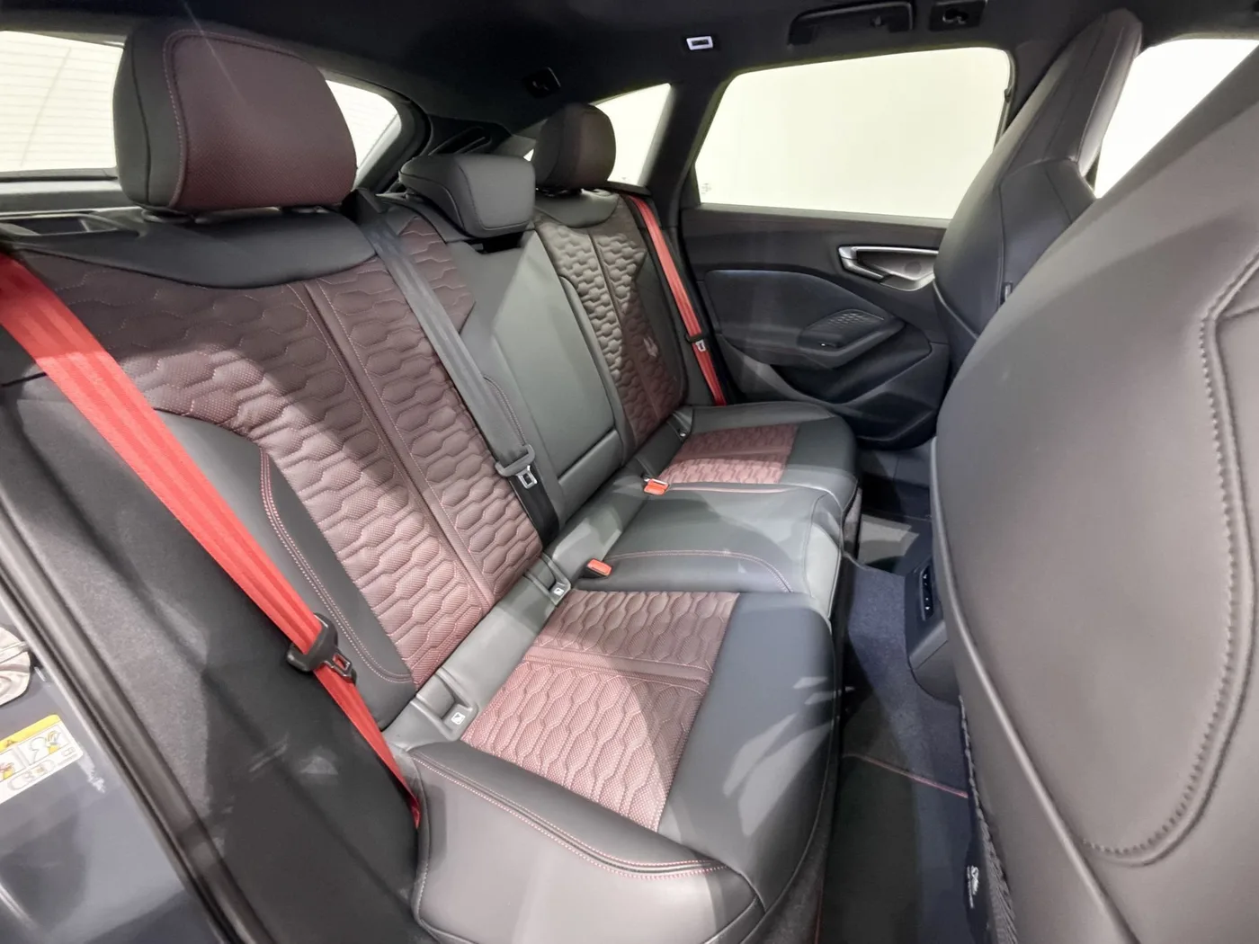 2026 Audi RS5 Avant e-hybrid, quattro offered by a supercar dealer in Zibido San Giacomo, Italy, photo 17 of 23