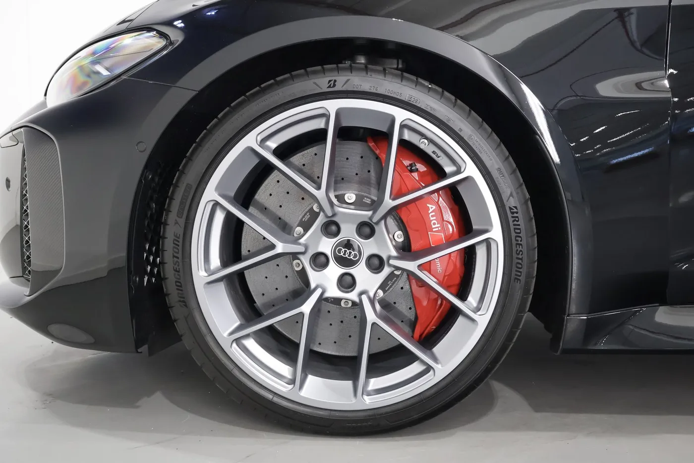 2026 Audi RS5 Avant e-hybrid, quattro offered by a supercar dealer in Zibido San Giacomo, Italy, photo 6 of 25