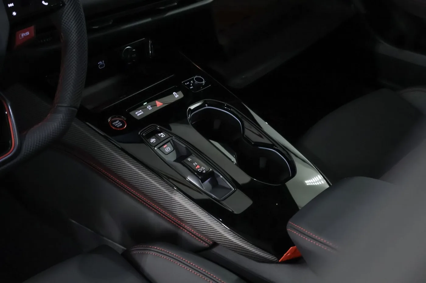 2026 Audi RS5 Avant e-hybrid, quattro offered by a supercar dealer in Zibido San Giacomo, Italy, photo 15 of 25