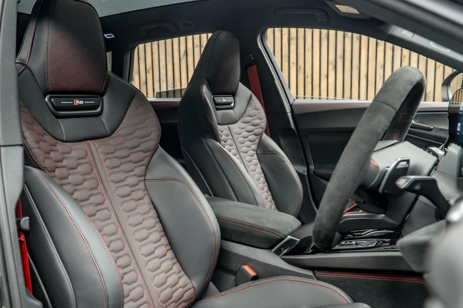 2026 Audi RS5 Avant Performance Vorsprung, 2/30