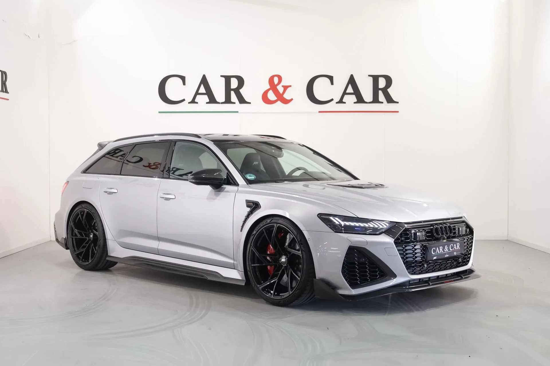 2026 Audi RS6 Avant angeboten von einem Supersportwagenhändler in Zibido San Giacomo, Italien, Hauptfoto