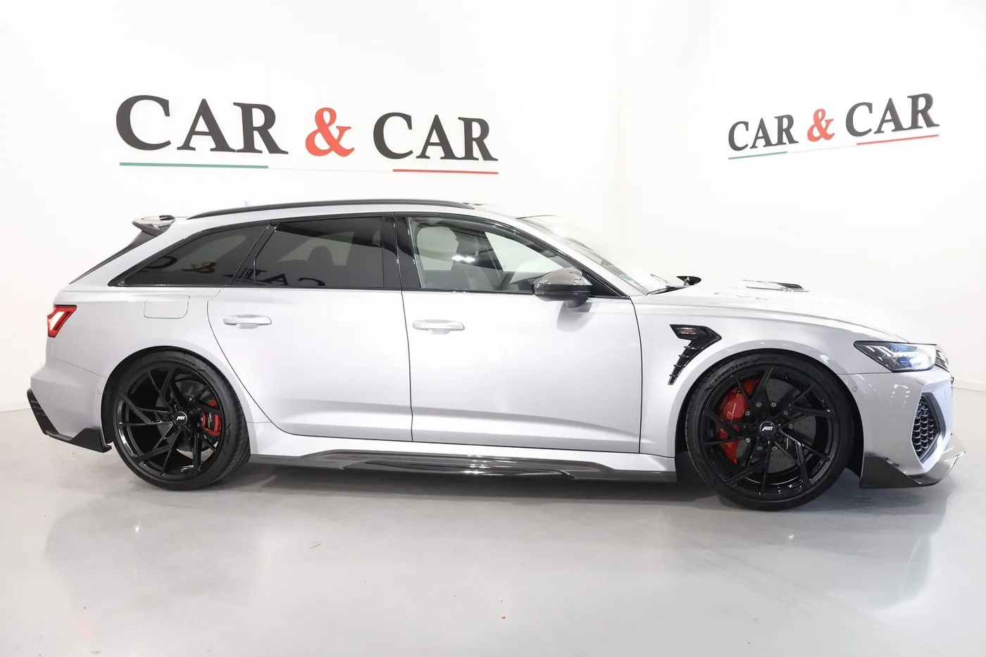 2026 Audi RS6 Avant angeboten von einem Supersportwagenhändler in Zibido San Giacomo, Italien, Foto 5 von 25