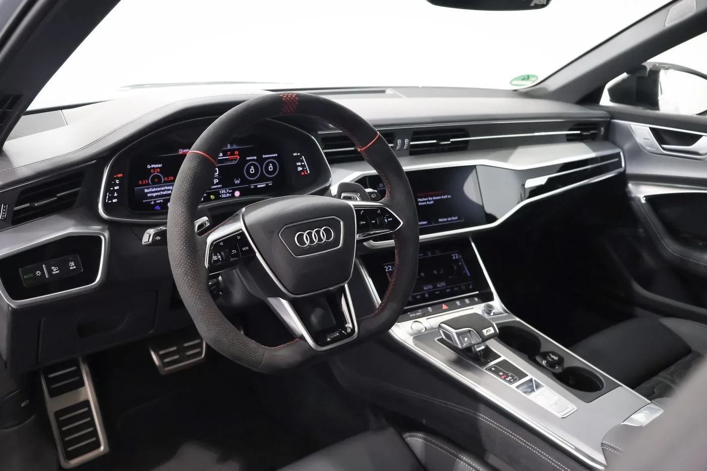 2026 Audi RS6 Avant angeboten von einem Supersportwagenhändler in Zibido San Giacomo, Italien, Foto 9 von 25