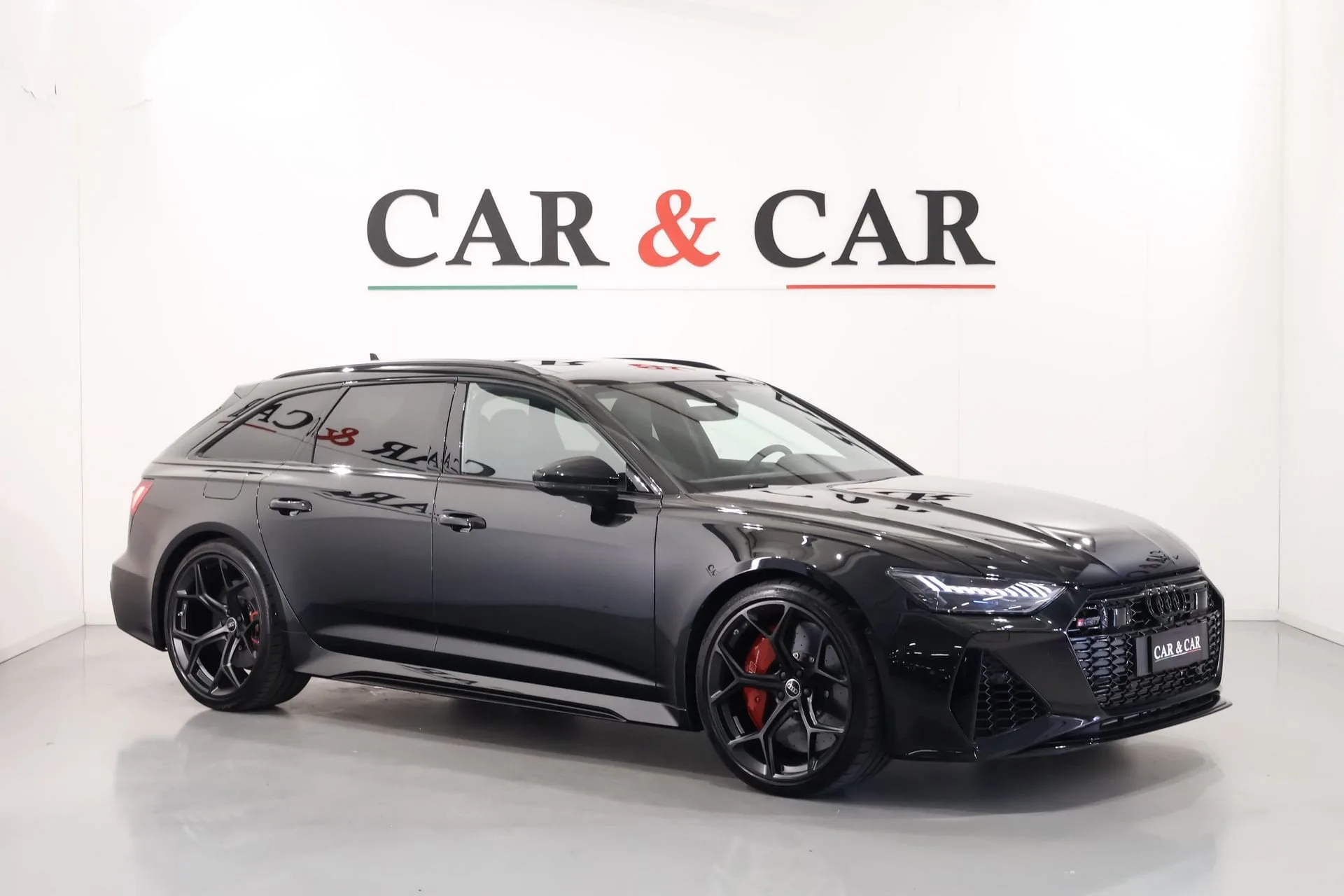 2026 Audi RS6 Avant performance angeboten von einem Supersportwagenhändler in Zibido San Giacomo, Italien, Hauptfoto