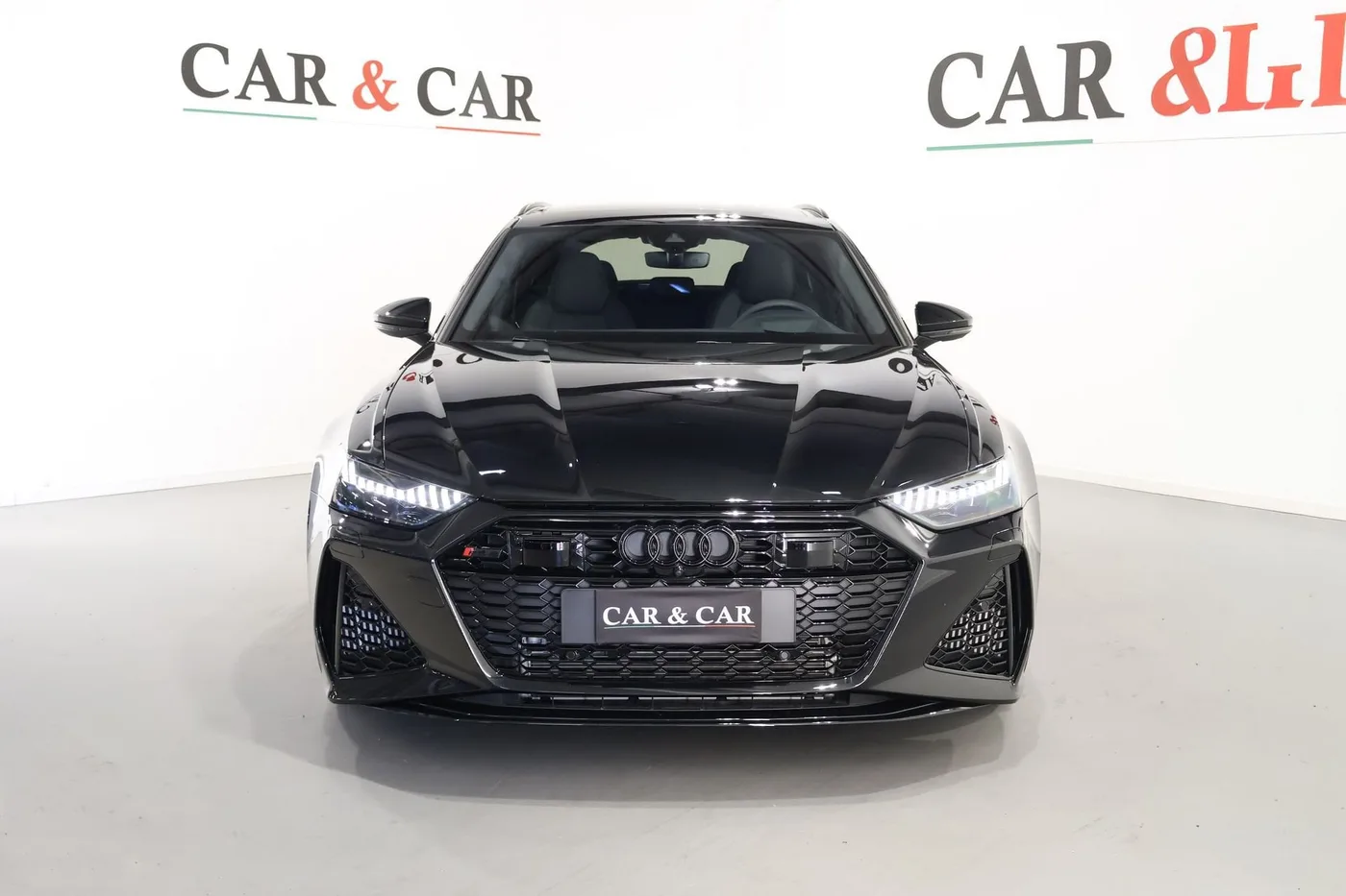 2026 Audi RS6 Avant performance angeboten von einem Supersportwagenhändler in Zibido San Giacomo, Italien, Foto 3 von 25