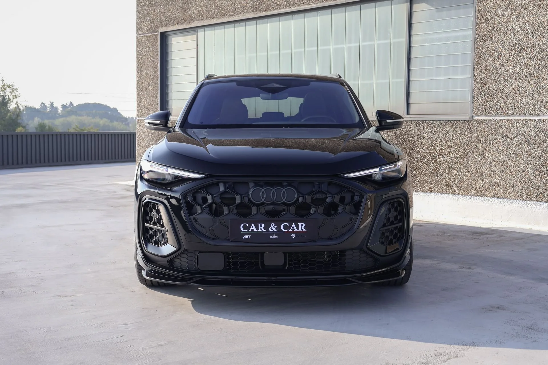 2026 Audi SQ5 angeboten von einem Fachhändler in Zibido San Giacomo, Italien, Hauptfoto