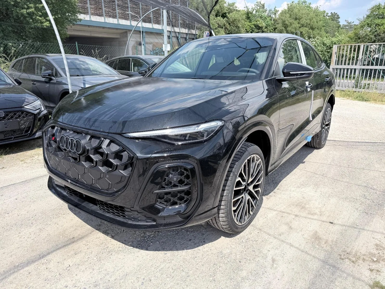 2026 Audi SQ5 Sportback proposée par un concessionnaire spécialisé à Bratislava, Slovaquie, photo principale