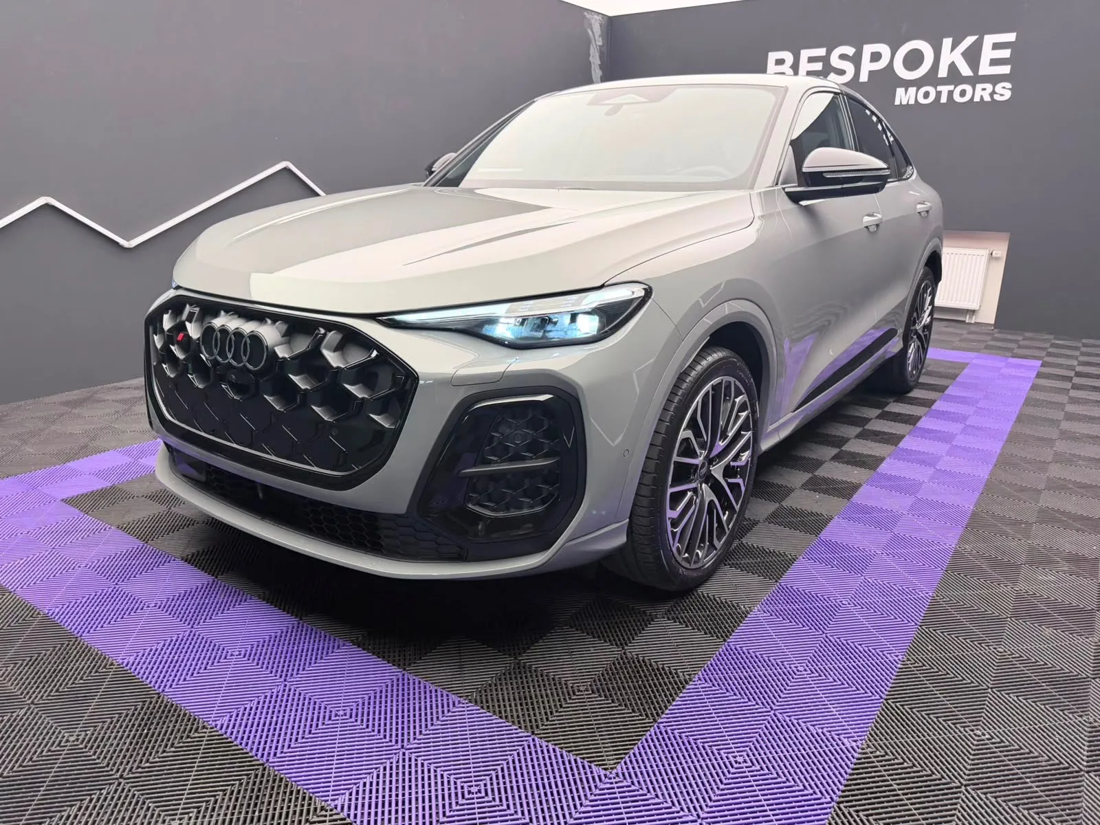 2026 Audi SQ5 Sportback proposée par un concessionnaire spécialisé à Bratislava, Slovaquie, photo principale