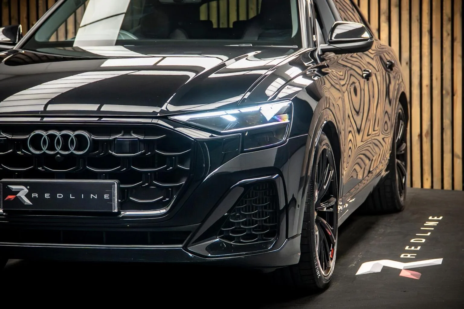 2026 Audi SQ8 Black Edition, 12/30