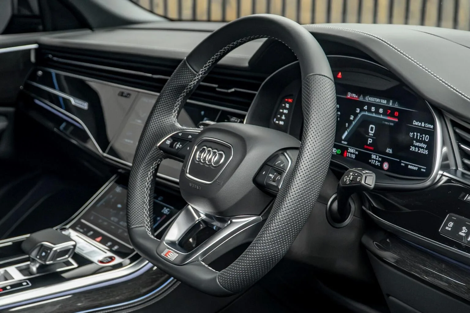 2026 Audi SQ8 Black Edition, 27/30