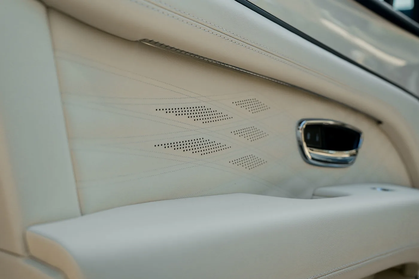 2026 Bentley Bentayga offered by a franchised dealer group in Ripley, United Kingdom, photo 16 of 25