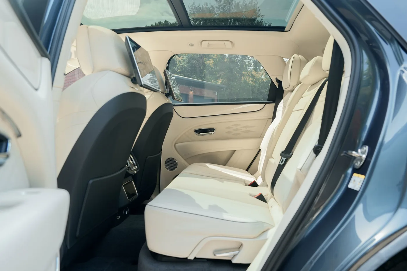 2026 Bentley Bentayga offered by a franchised dealer group in Ripley, United Kingdom, photo 17 of 25