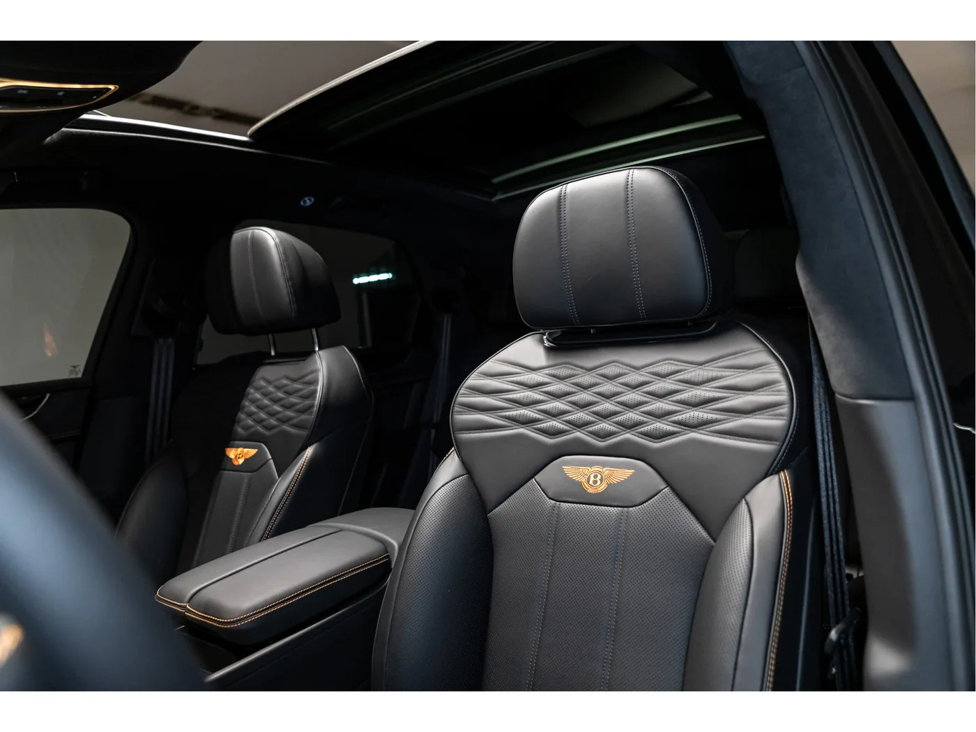 2026 Bentley Bentayga Azure Hybrid proposée par un concessionnaire agréé Bentley à Leusden, Pays-Bas, photo 19 sur 25