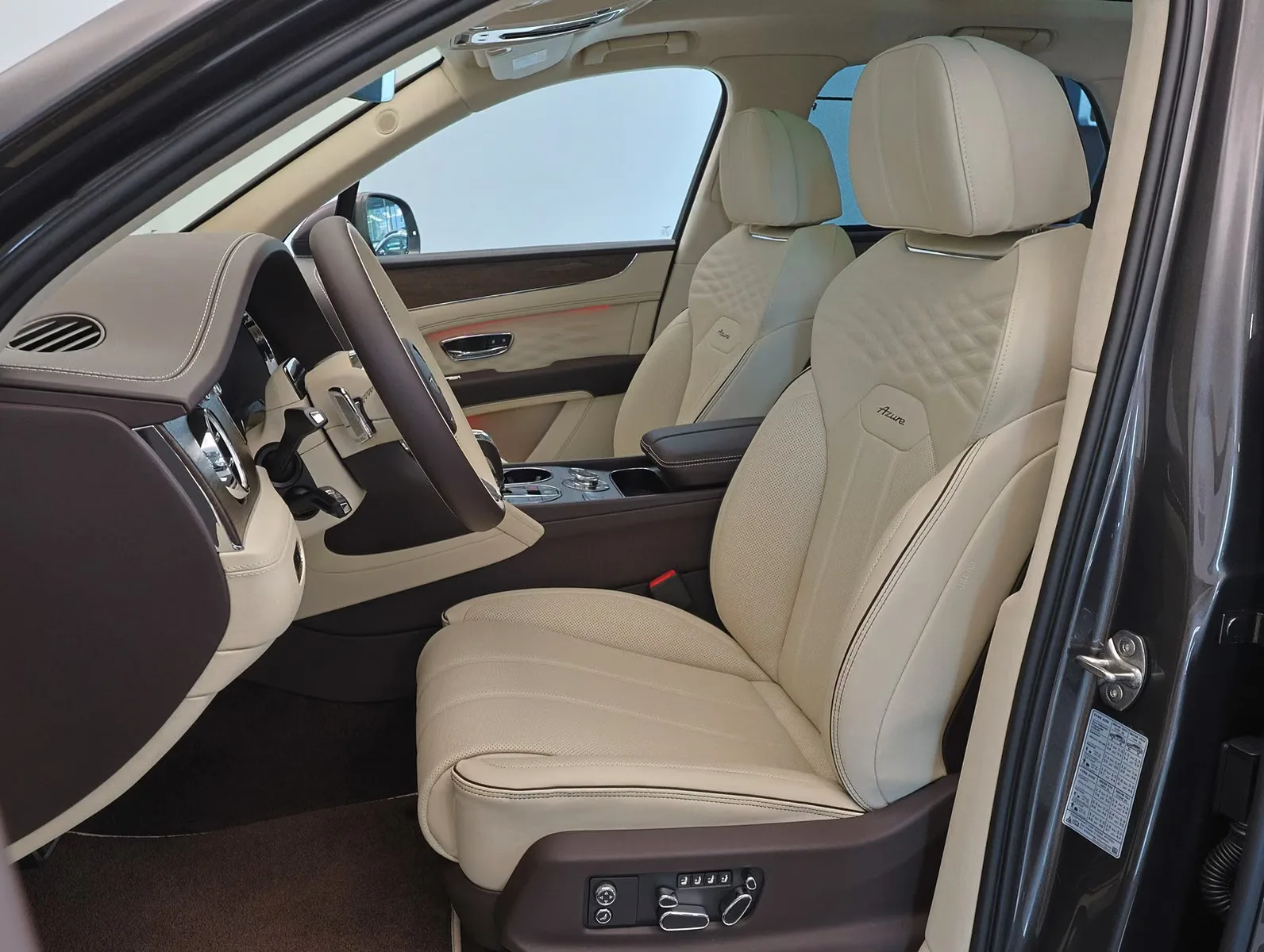 2026 Bentley Bentayga Azure, 8/23