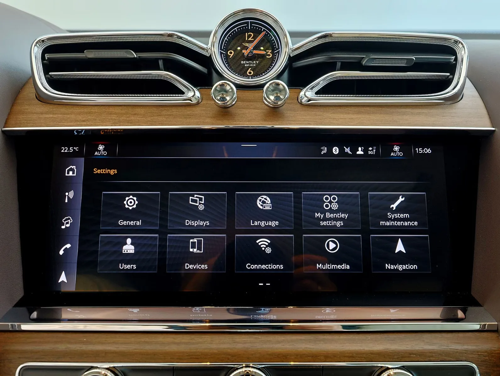 2026 Bentley Bentayga Azure, 10/23