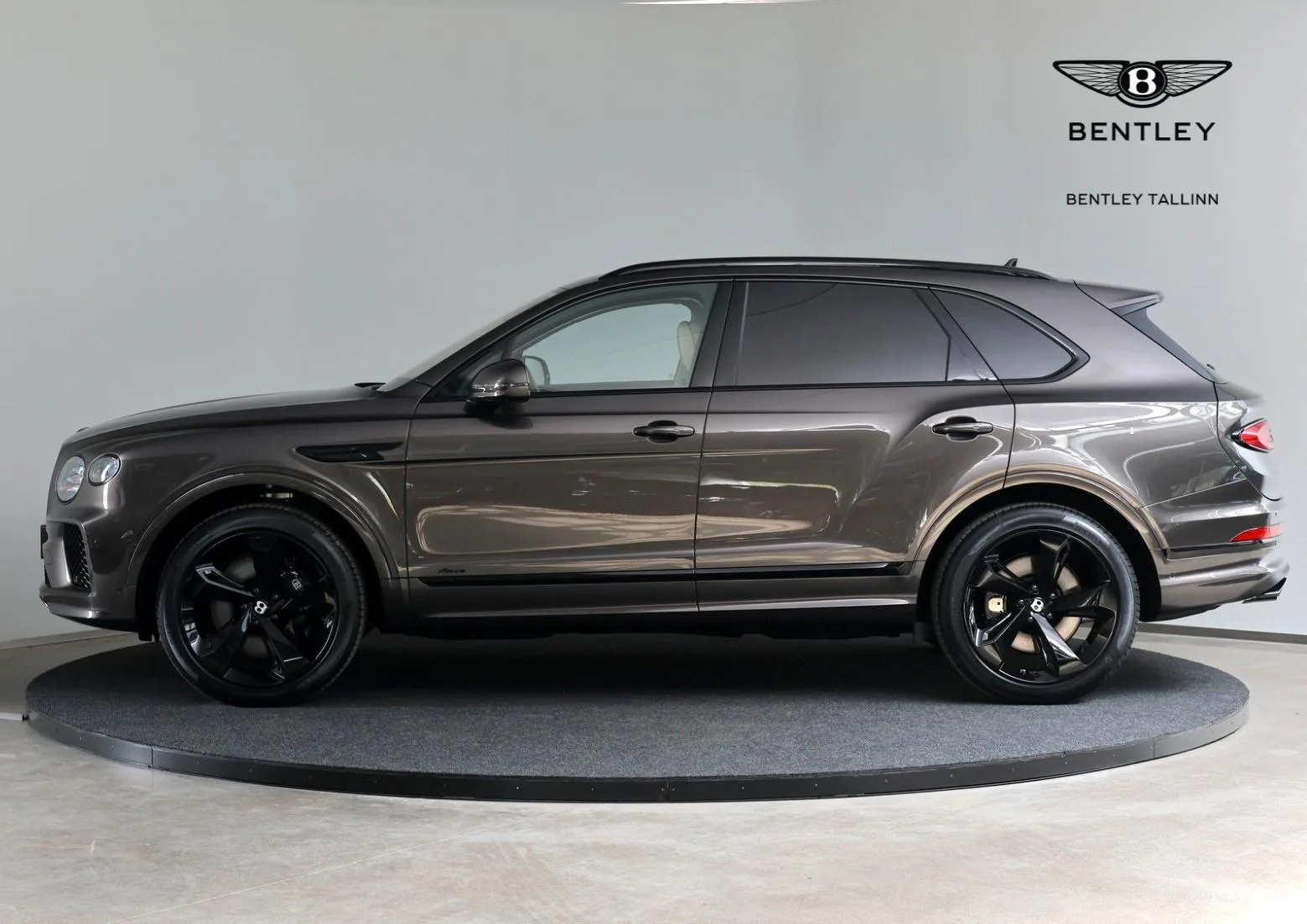 2026 Bentley Bentayga Azure, 20/23