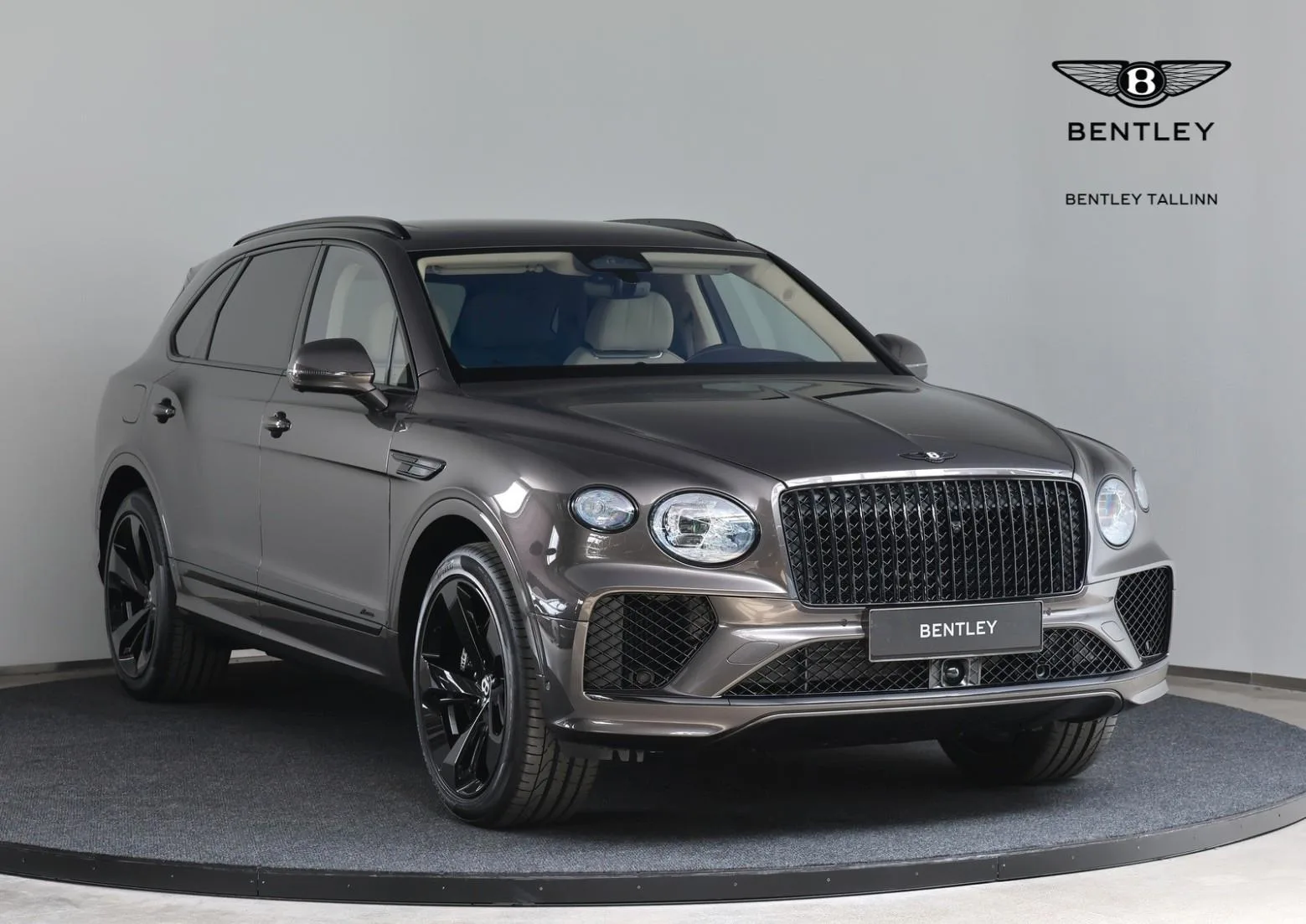 2026 Bentley Bentayga Azure, 22/23