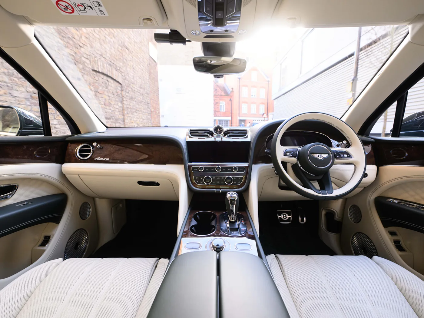 2026 Bentley Bentayga EWB Azure angeboten von einer Vertragshändlergruppe in London, Vereinigtes Königreich, Foto 21 von 25