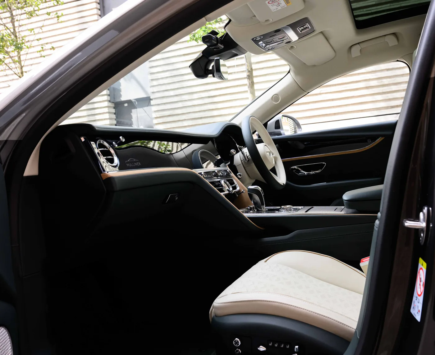 2026 Bentley Bentayga Mulliner angeboten von einer Vertragshändlergruppe in London, Vereinigtes Königreich, Foto 2 von 25