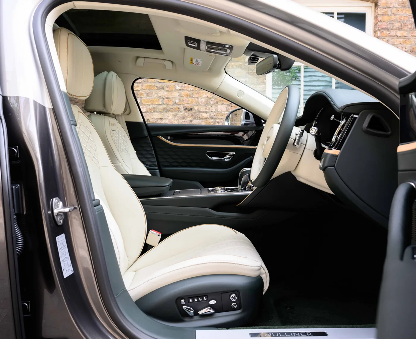 2026 Bentley Bentayga Mulliner angeboten von einer Vertragshändlergruppe in London, Vereinigtes Königreich, Foto 7 von 25