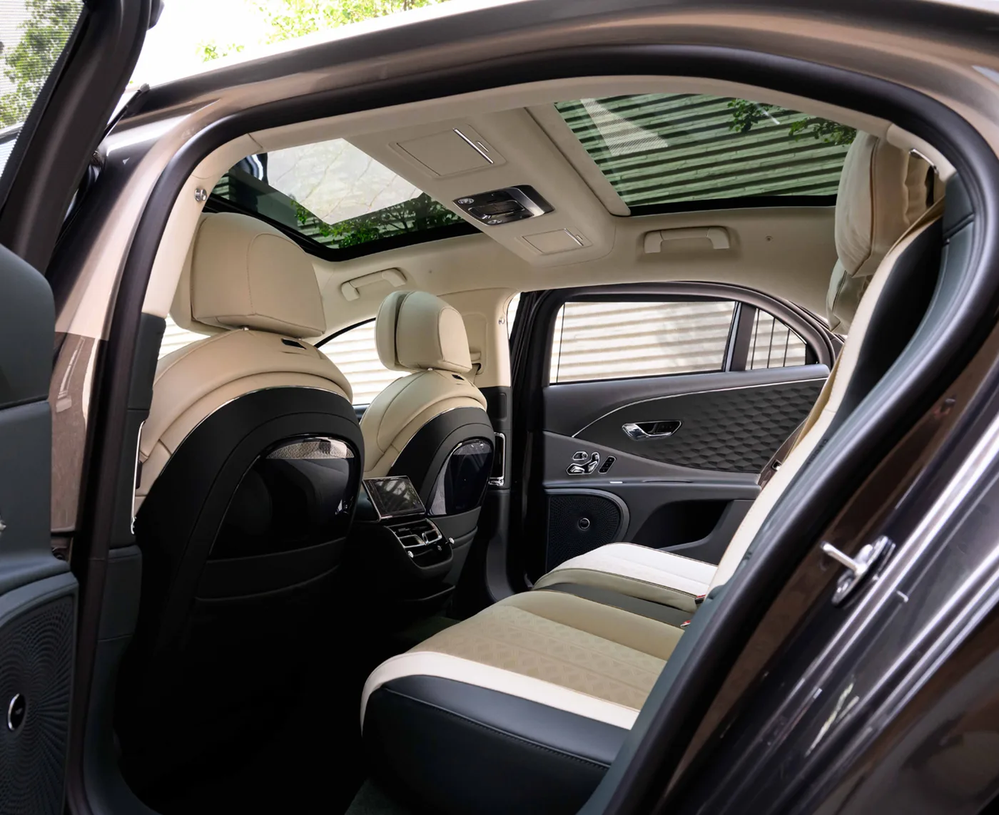 2026 Bentley Bentayga Mulliner angeboten von einer Vertragshändlergruppe in London, Vereinigtes Königreich, Foto 19 von 25