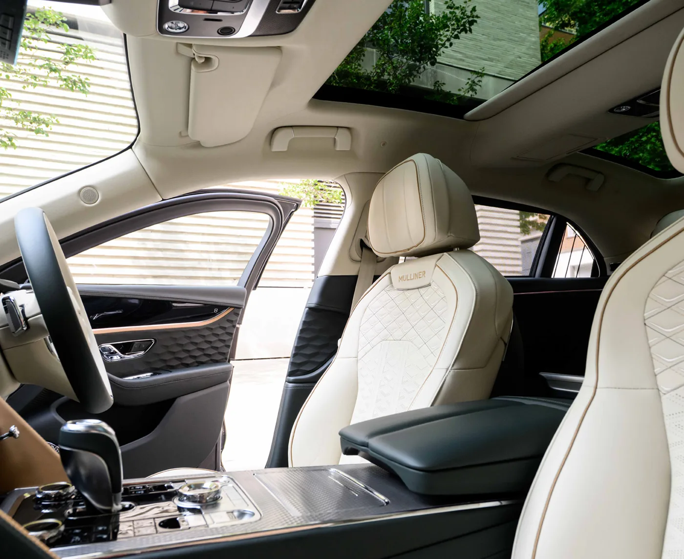 2026 Bentley Bentayga Mulliner angeboten von einer Vertragshändlergruppe in London, Vereinigtes Königreich, Foto 22 von 25