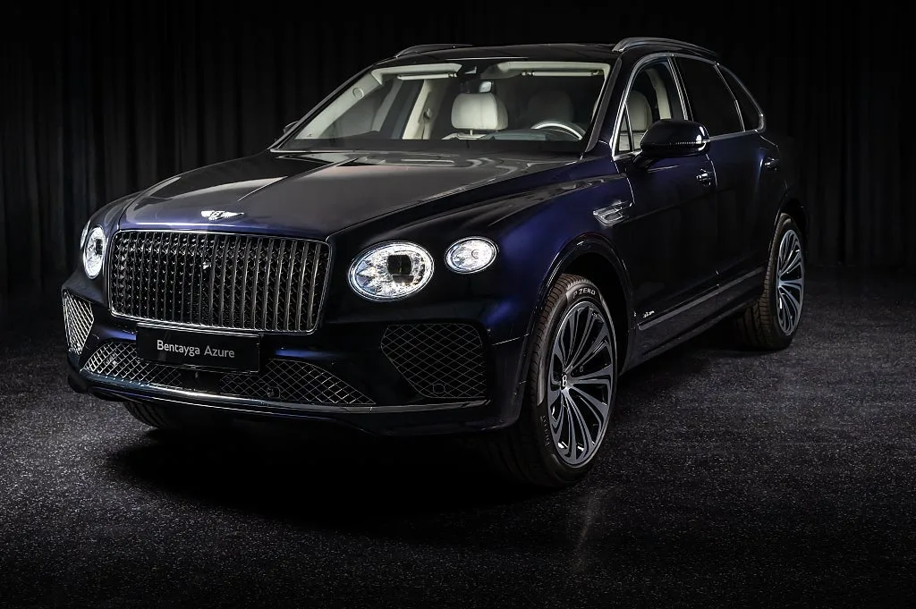 2026 Bentley Bentayga offered by an authorised dealer in Järfälla, Sweden, main photo
