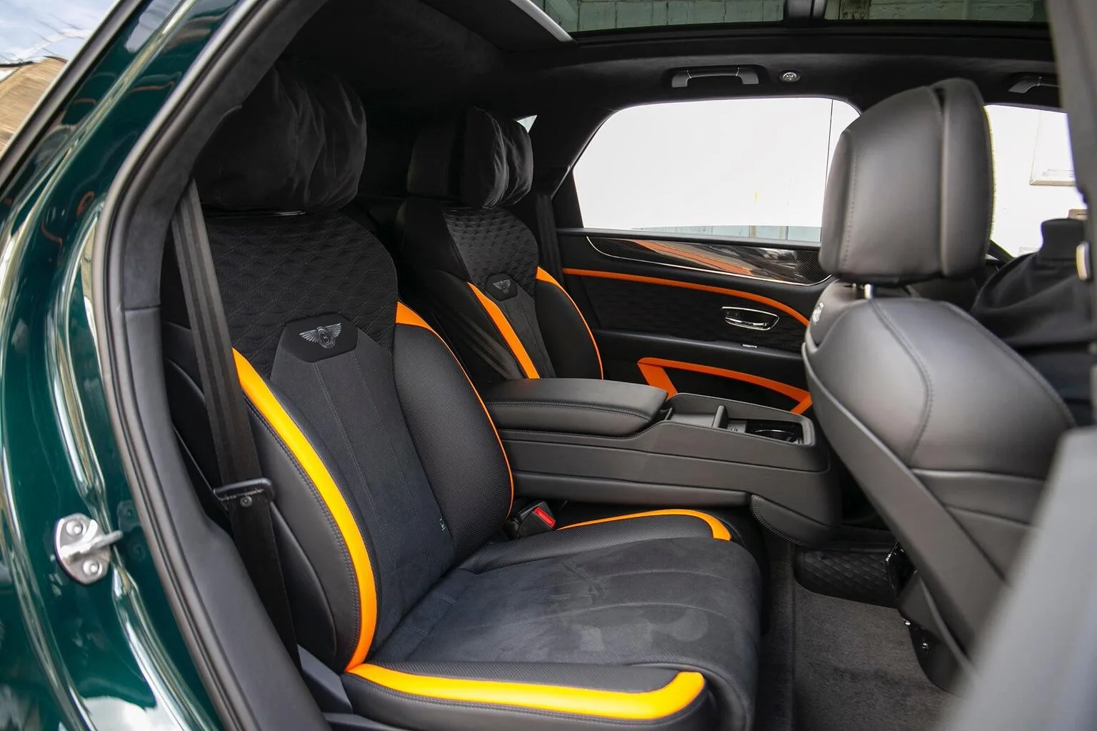 2026 Bentley Bentayga Speed V8, 18/30