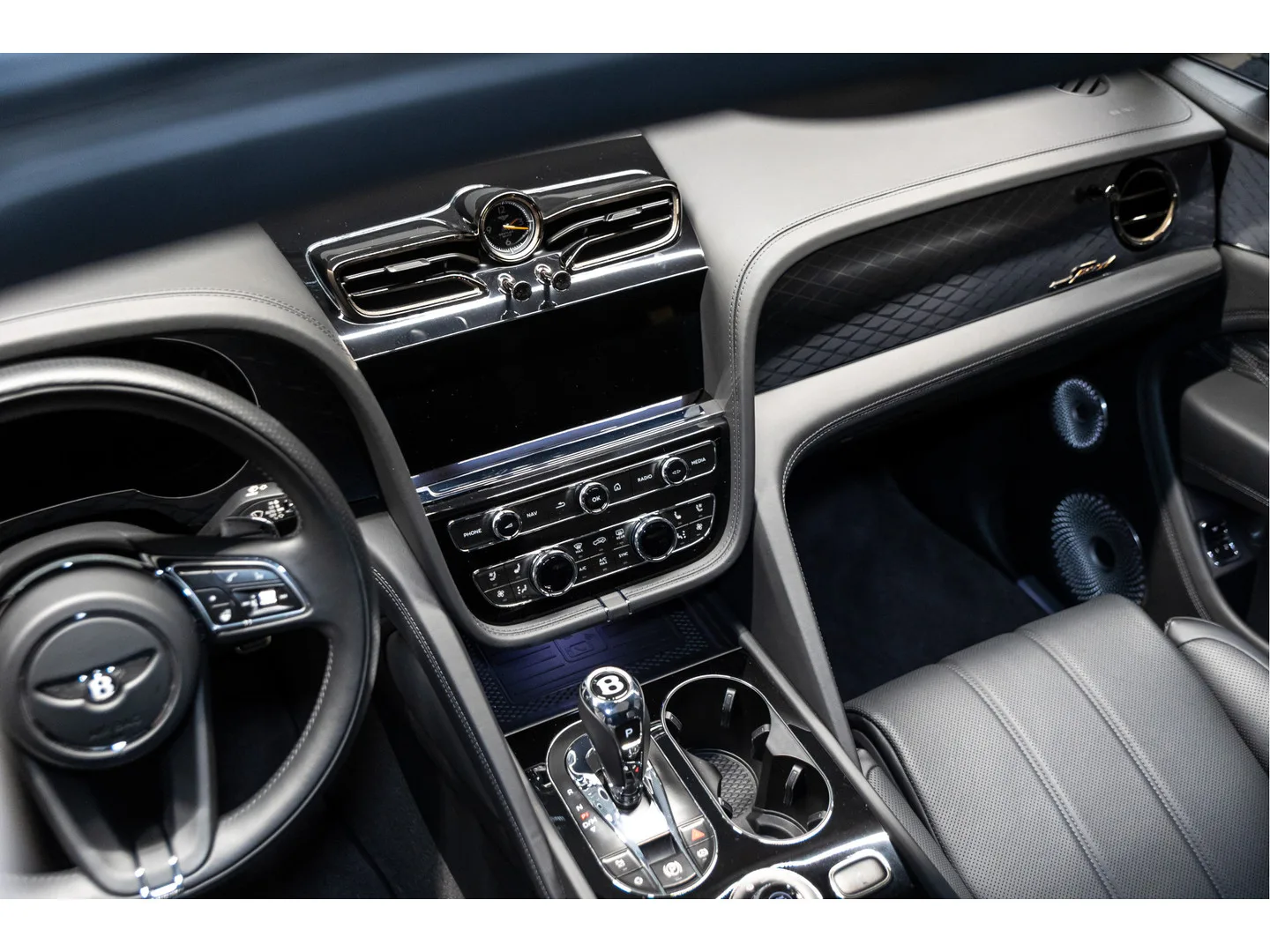 2026 Bentley Bentayga Speed V8, 15/30