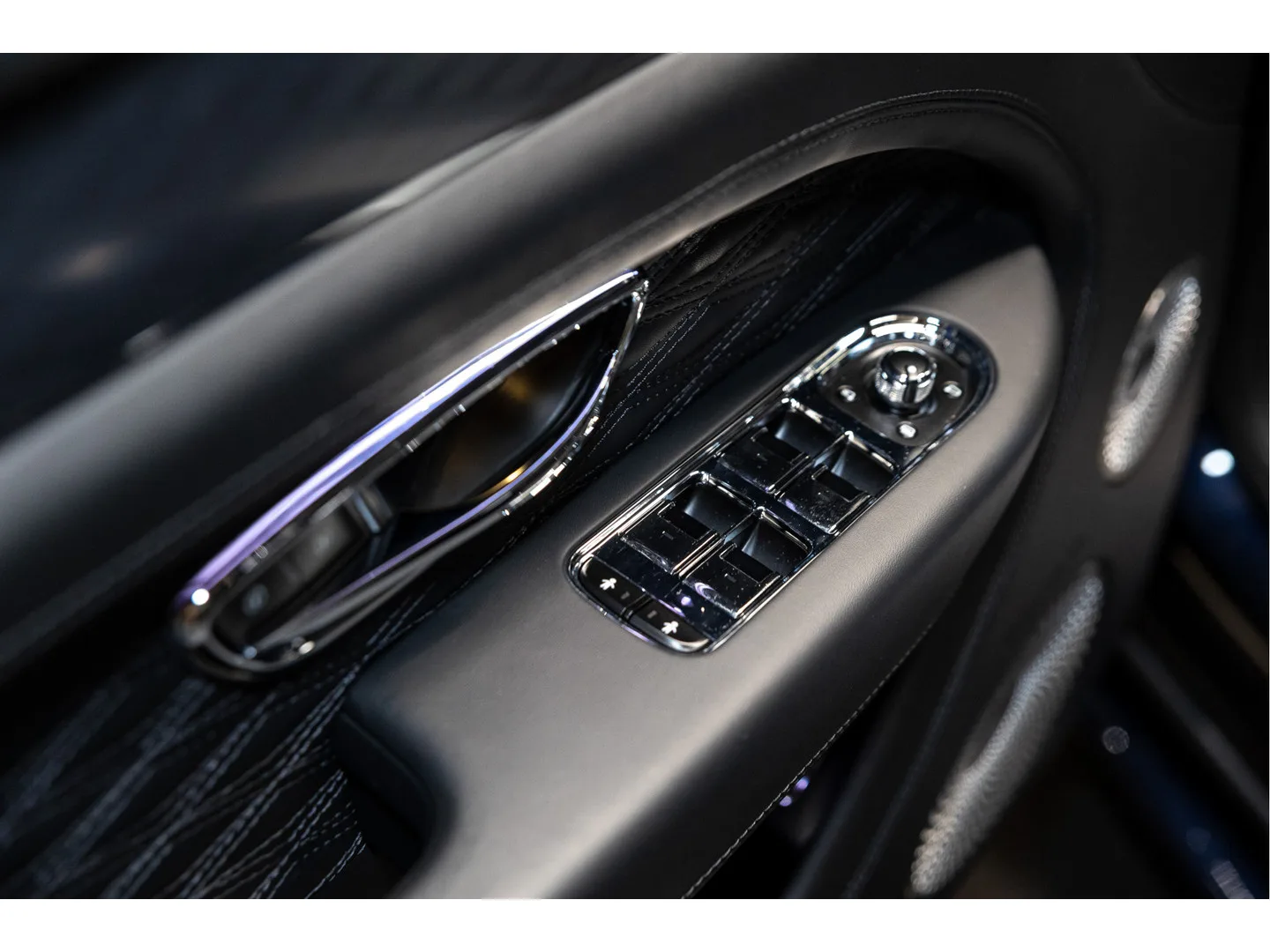2026 Bentley Bentayga Speed V8, 19/30