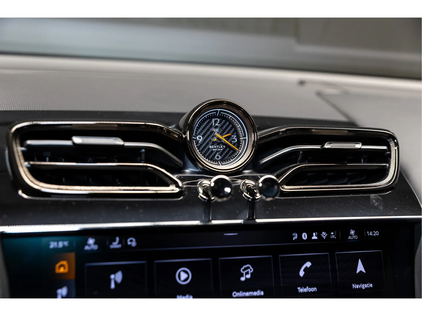 2026 Bentley Bentayga Speed V8, 26/30