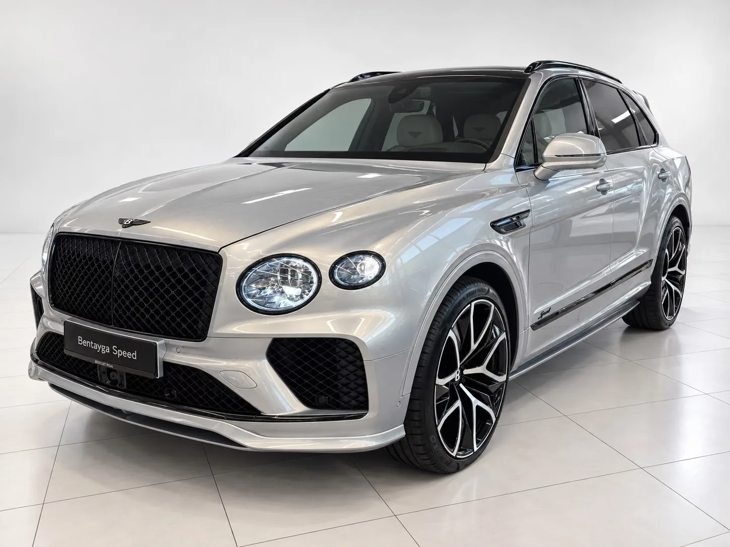 2026 Bentley Bentayga Speed angeboten von einem Fachhändler in Riga, Lettland, Hauptfoto