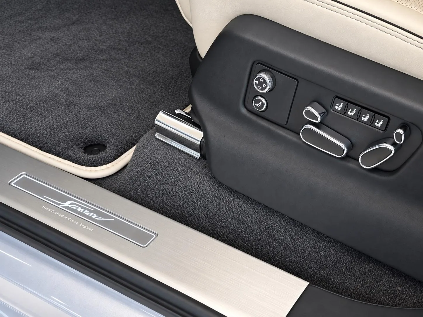 2026 Bentley Bentayga Speed, 27/30