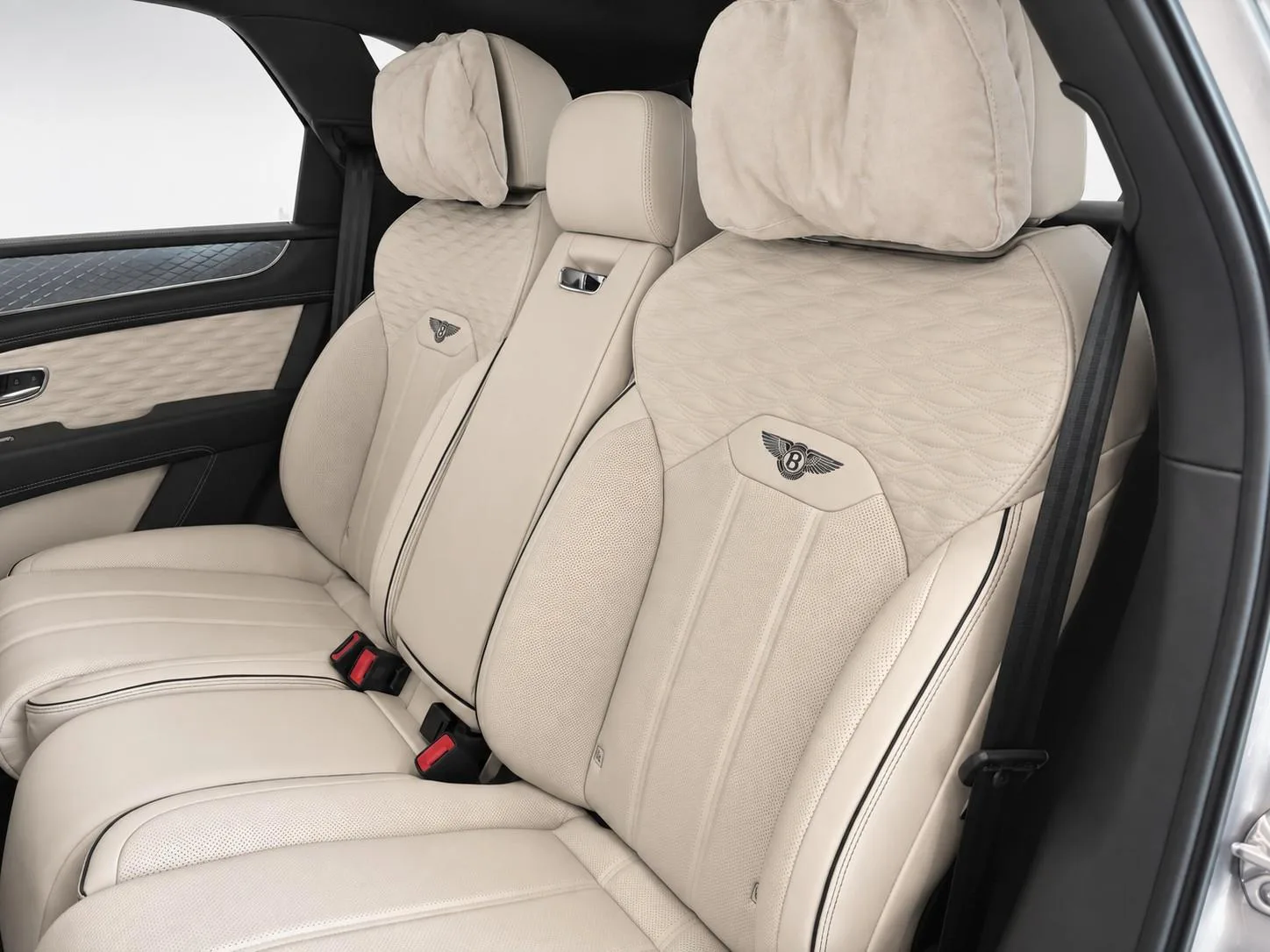2026 Bentley Bentayga Speed, 28/30