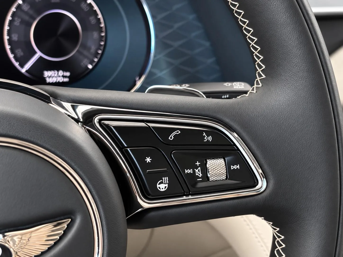 2026 Bentley Bentayga Speed, 29/30