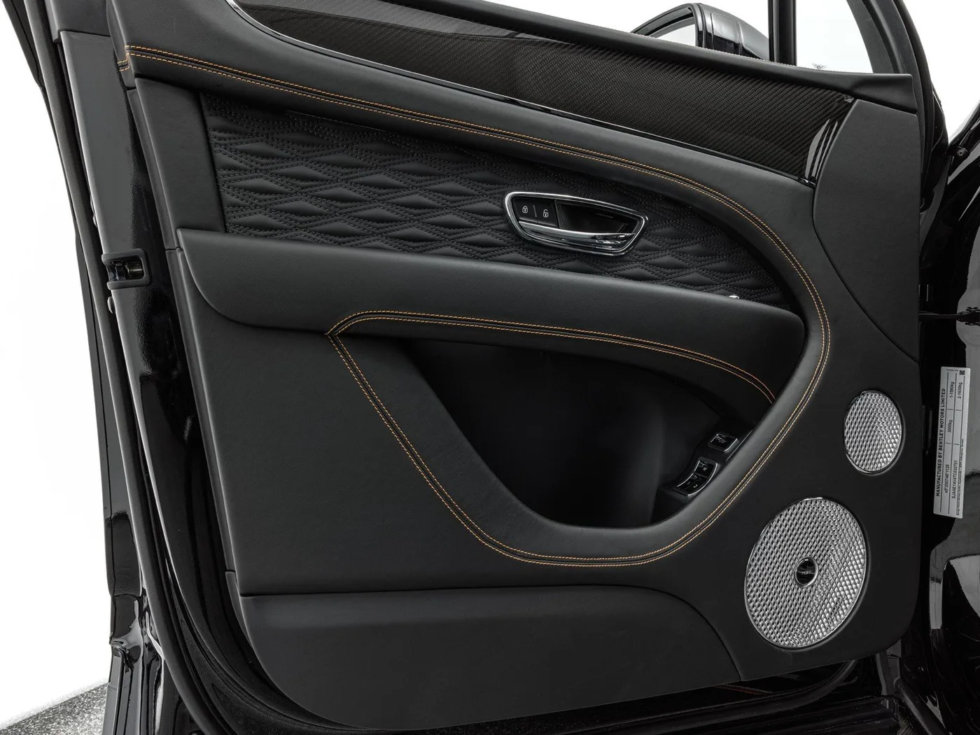 2026 Bentley Bentayga Speed offered by a specialist dealer in Böblingen, Germany, photo 9 of 15