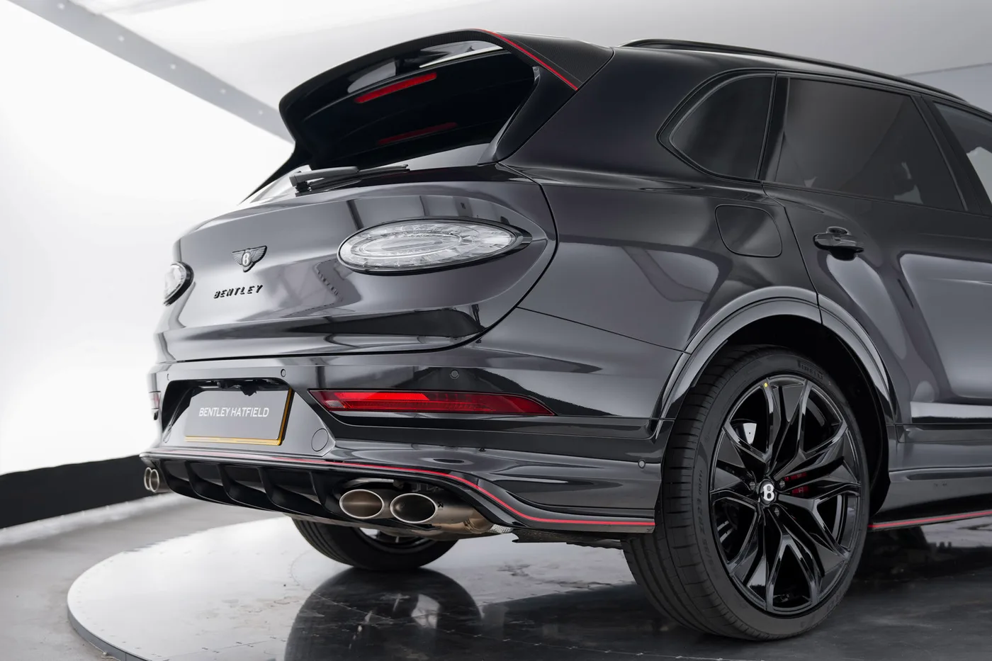 2026 Bentley Bentayga Speed proposée par un groupe de concessions agréées à Hatfield, Royaume-Uni, photo 3 sur 25
