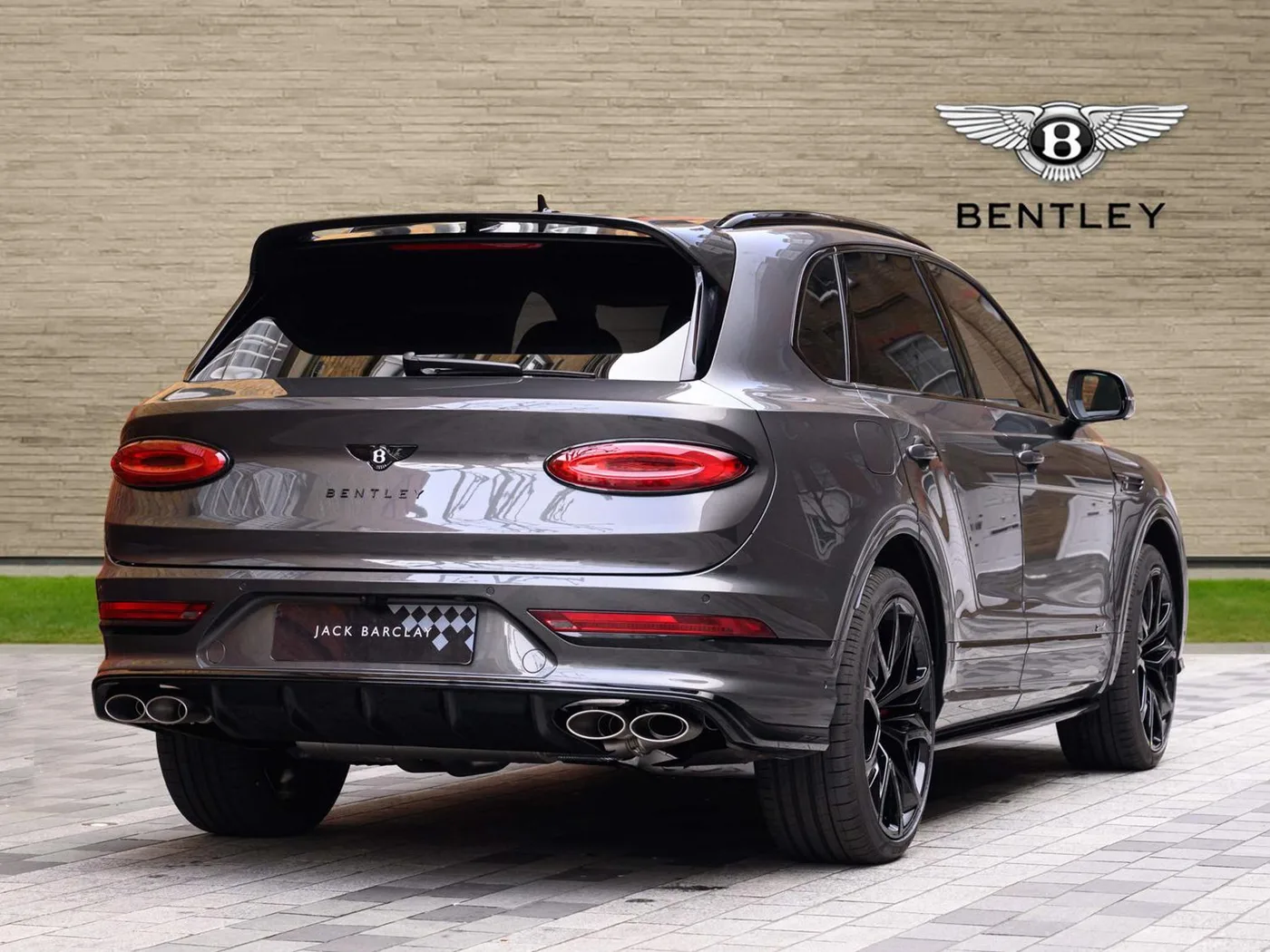2026 Bentley Bentayga Speed proposée par un groupe de concessions agréées à London, Royaume-Uni, photo 3 sur 25