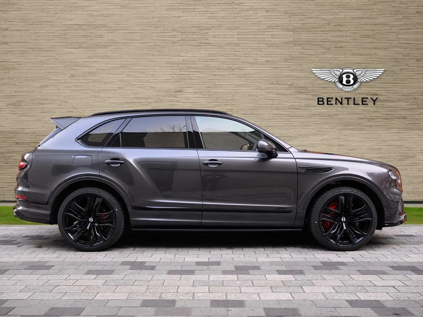 2026 Bentley Bentayga Speed proposée par un groupe de concessions agréées à London, Royaume-Uni, photo 5 sur 25