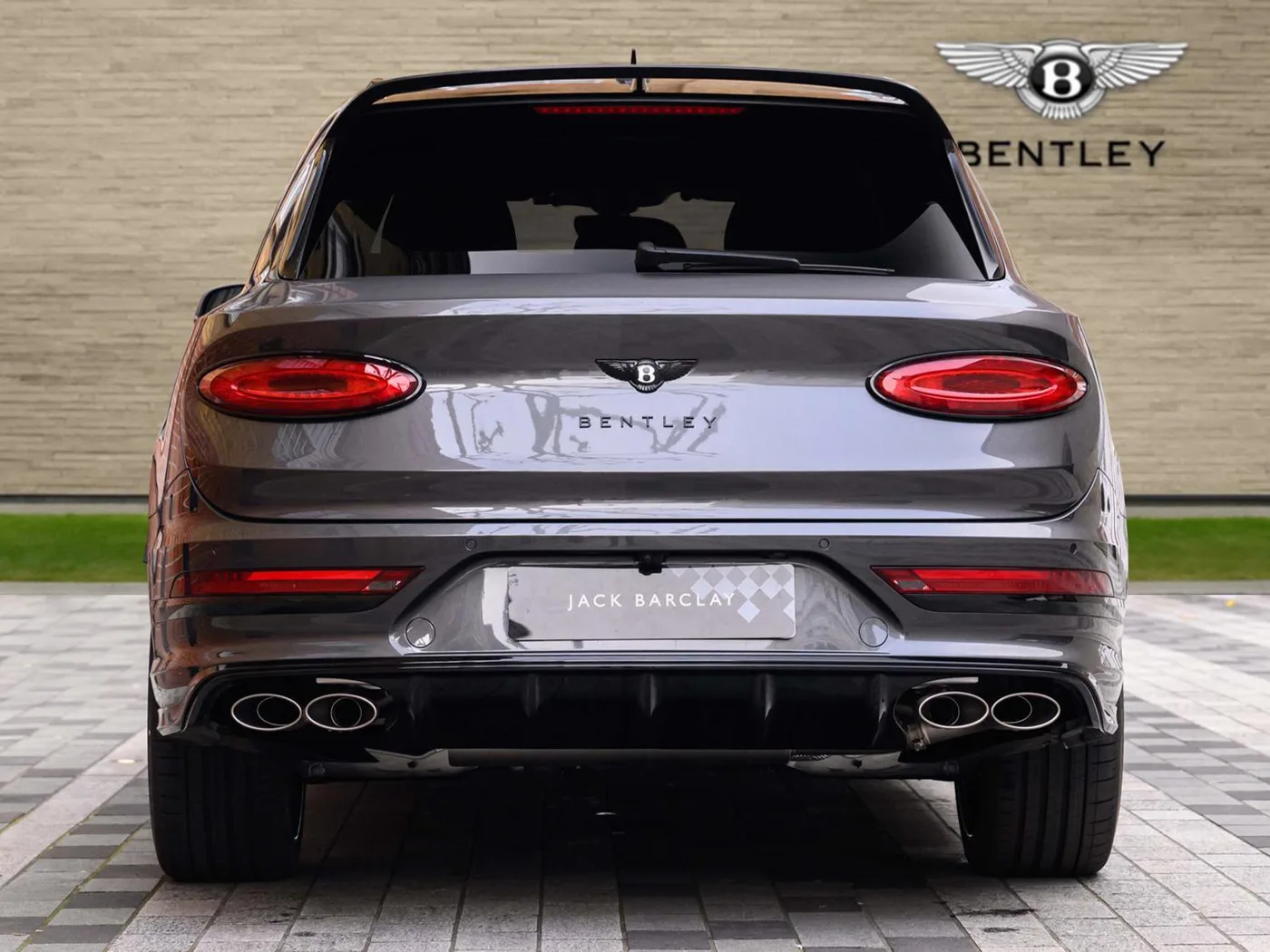 2026 Bentley Bentayga Speed proposée par un groupe de concessions agréées à London, Royaume-Uni, photo 8 sur 25